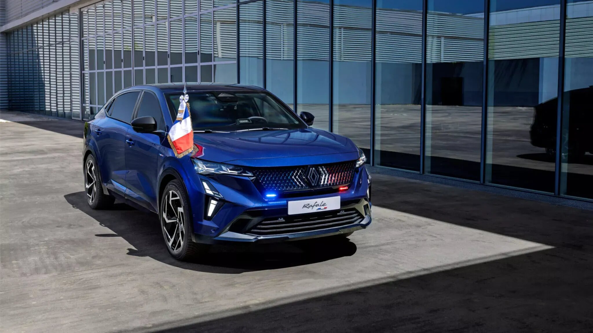 Компания Renault разработала бронированный кроссовер для президента Франции