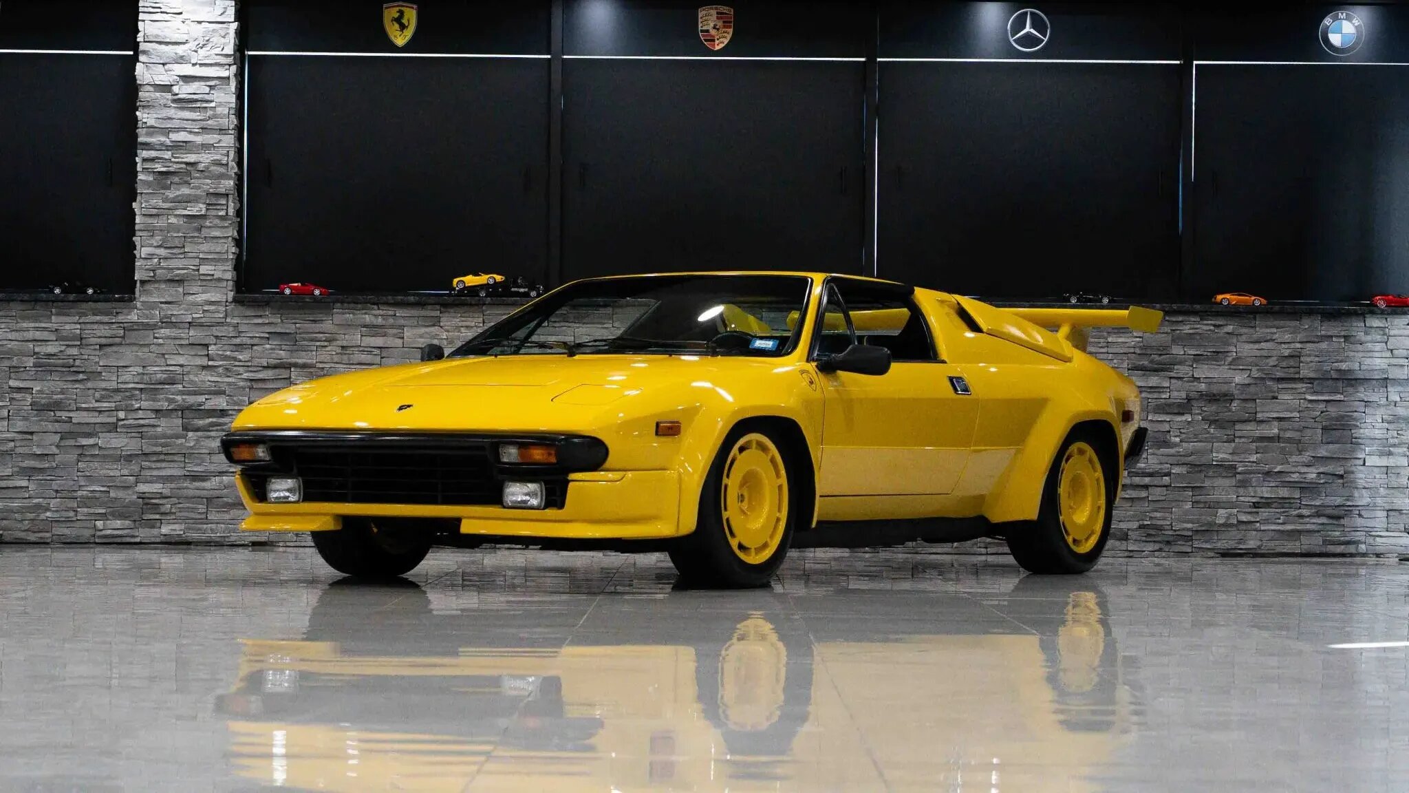 Редкий спорткар Lamborghini Jalpa из 1980-х почти без пробега появился в продаже