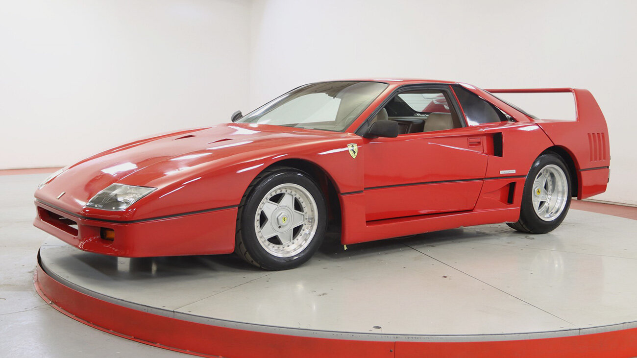 Реплику культового суперкара Ferrari F40 продают по цене в 40 раз дешевле оригинала
