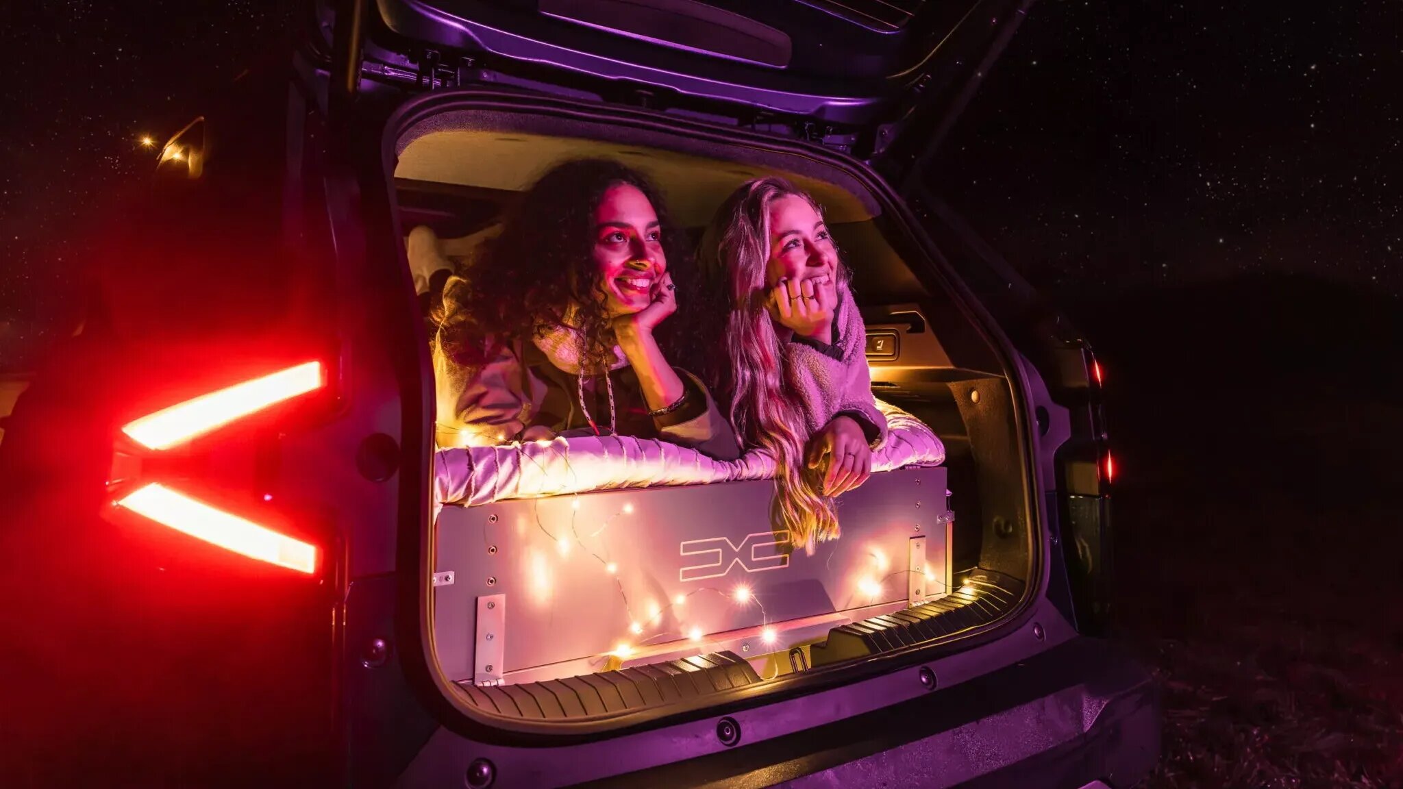 Dacia предложила понаблюдать за звёздным небом из кемперов на базе Bigster