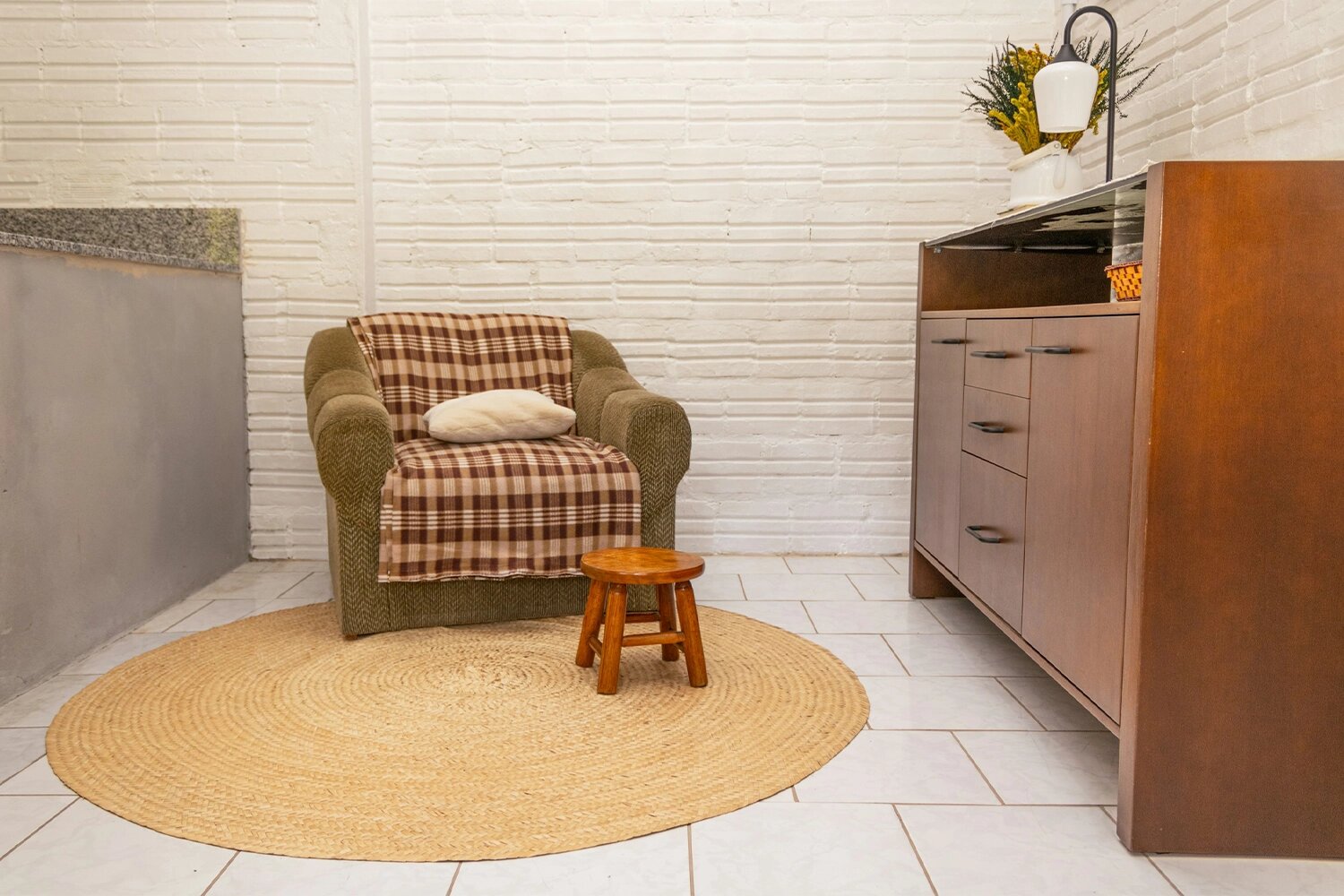 Почти половине россиян не хватает места в квартире