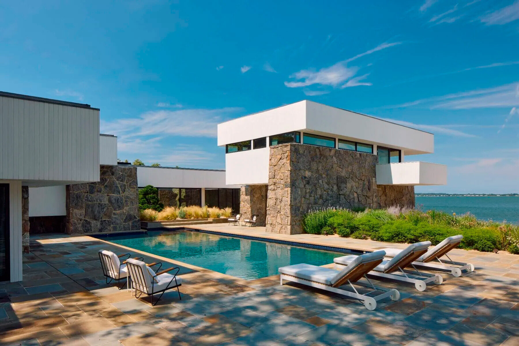 Пляжный дом 1970-х в стиле модерн на Лонг-Айленде