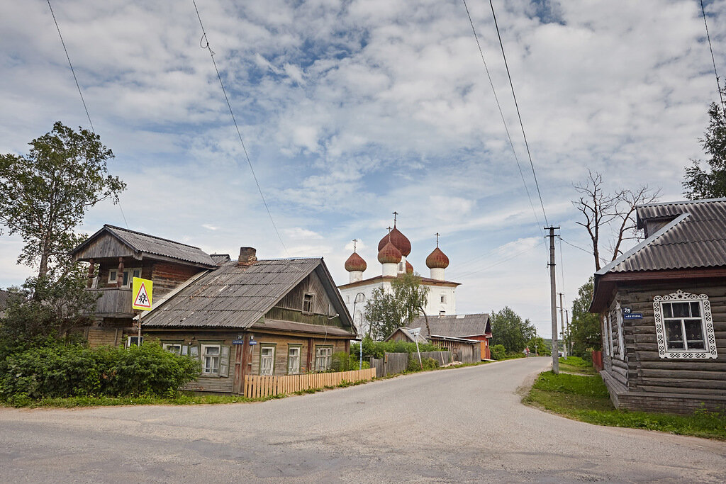 Улицы Каргополя тихие и спокойные, машин очень мало
