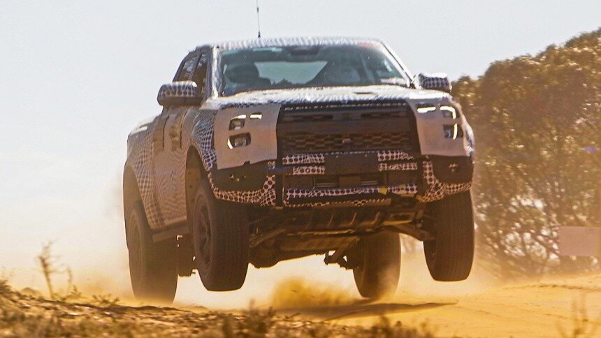Новый экстремальный пикап Ford Ranger Raptor показали на видео перед премьерой