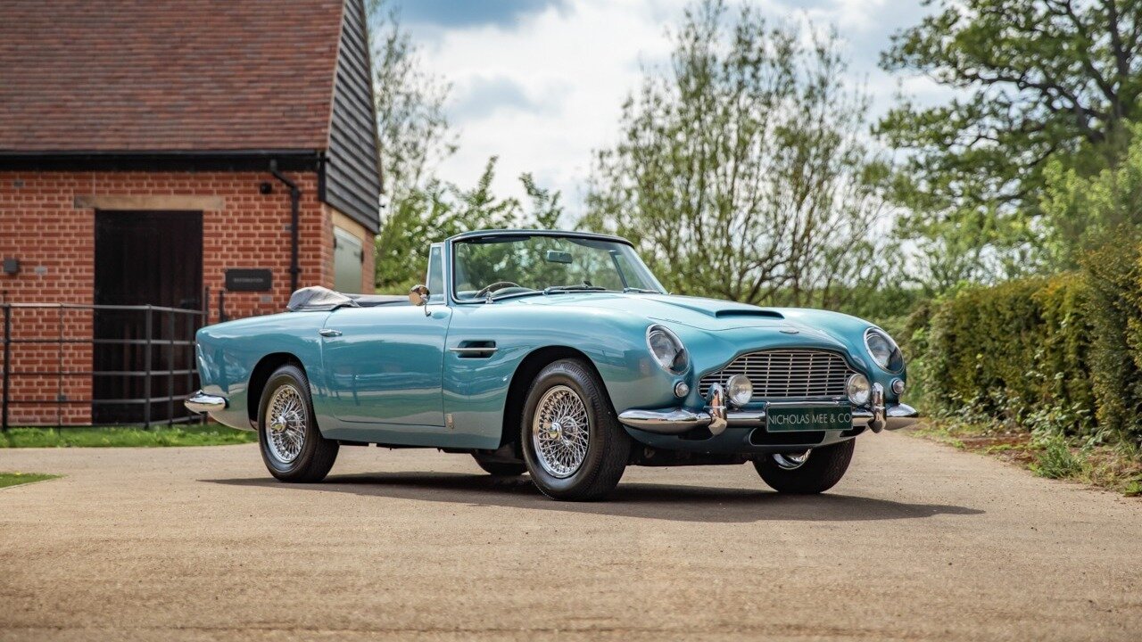 Редкий Aston Martin из гаража владельца компании продадут на аукционе