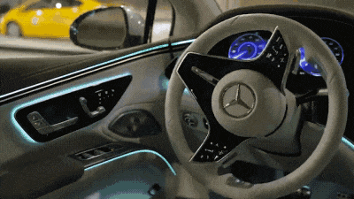 Компания Mercedes-Benz показала, как электролифтбек EQS паркуется без водителя