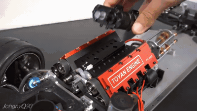 На мотор V8 объёмом 28 кубических сантиметров установили настоящий компрессор