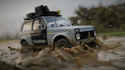 Миниатюрная Lada Niva поучаствовала в тест-драйве с зарубежными внедорожниками