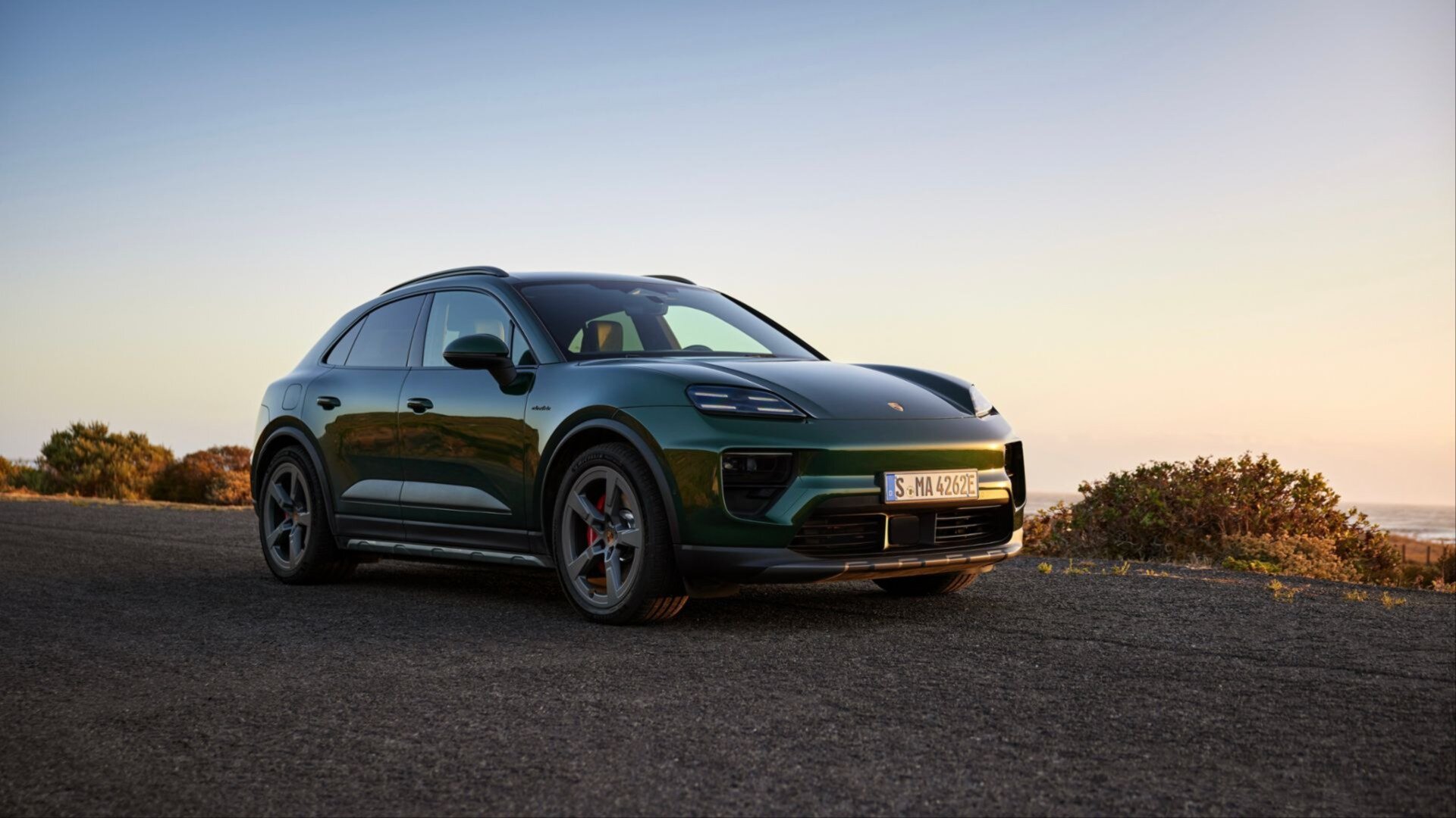 Компания Porsche продлит жизнь кроссоверу Macan, который хотела снять с производства