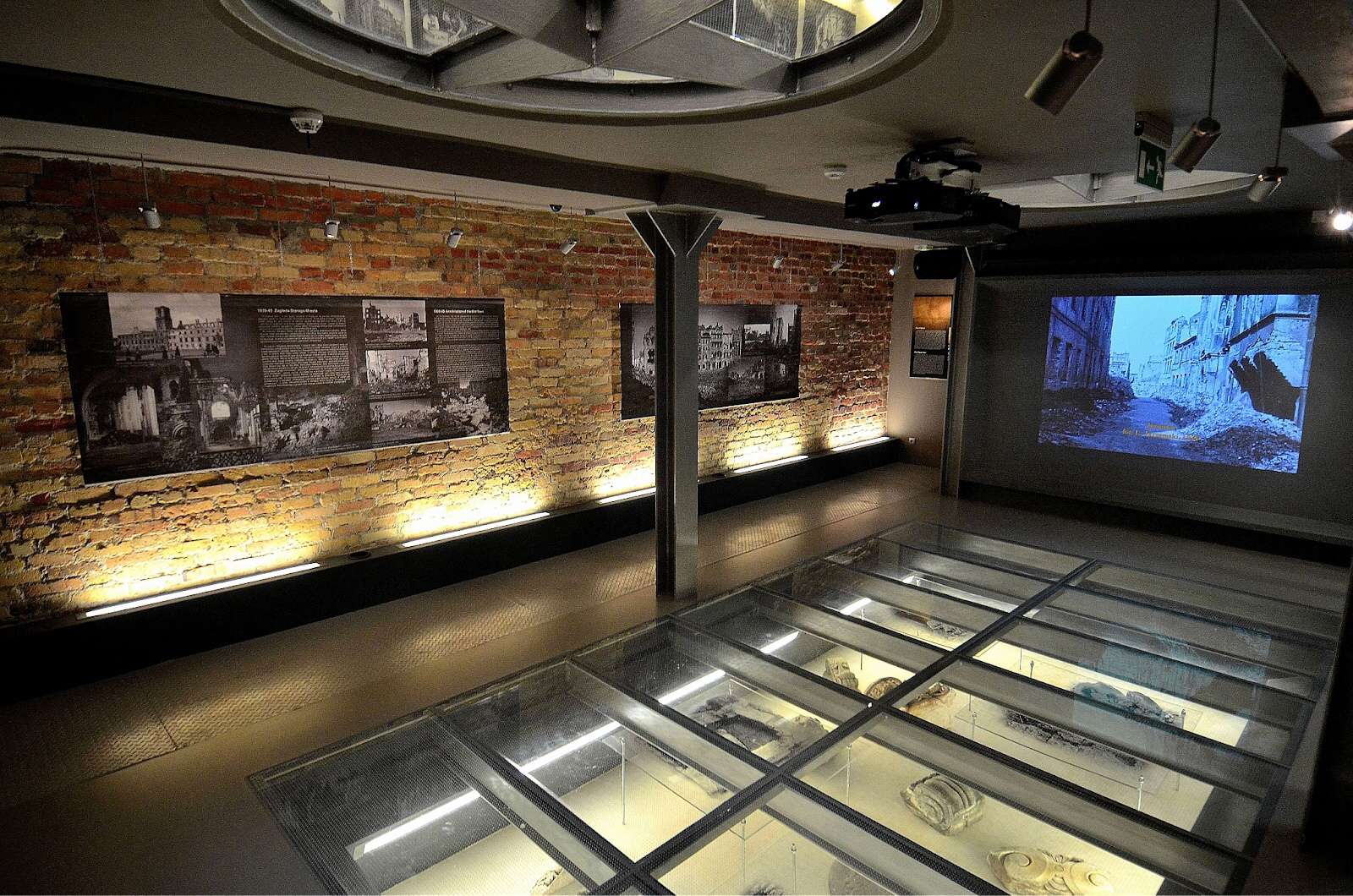 Один из залов музея — центр интерпретации наследия.