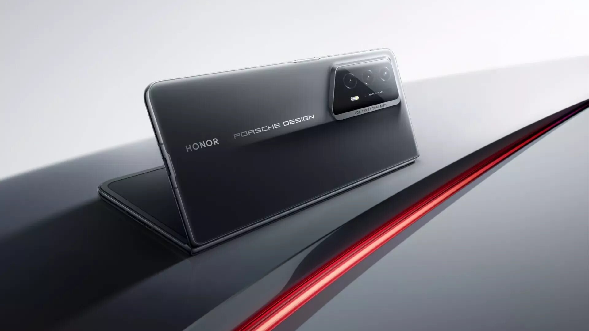 Porsche Design и Honor выпустили супертонкий раскладной смартфон