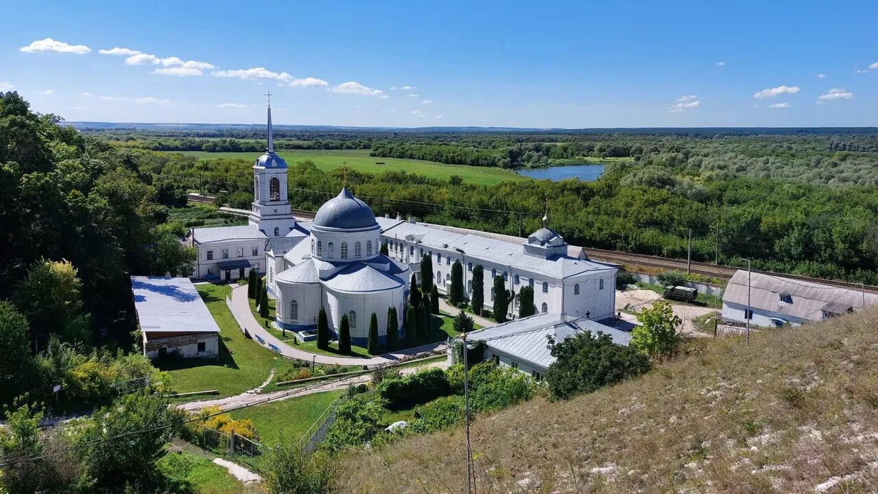 Дивногорье в Воронежской области: меловые горы, пещерные храмы и каменные столбы