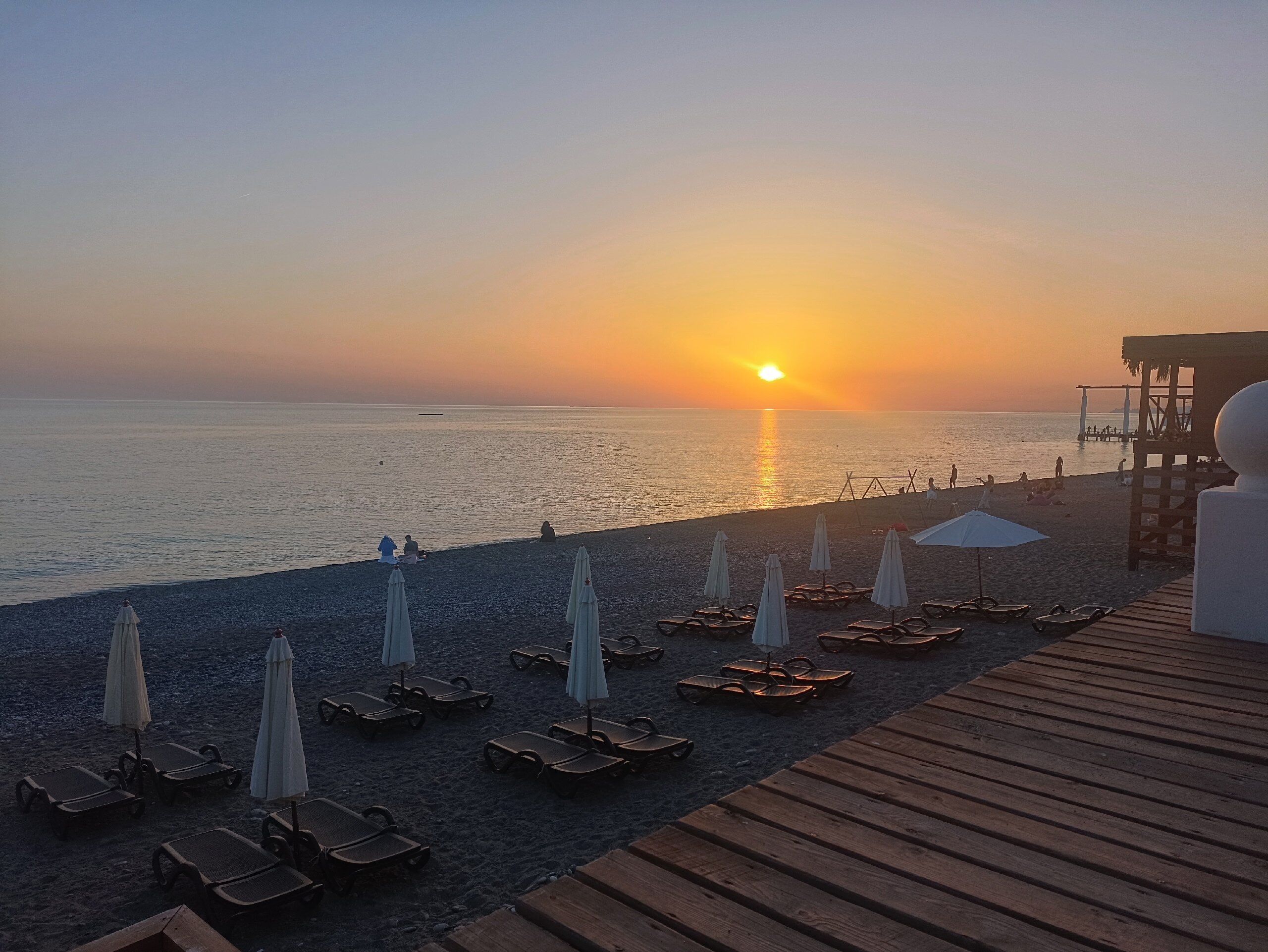 Адлер в начале лета: как недорого отдохнуть с детьми