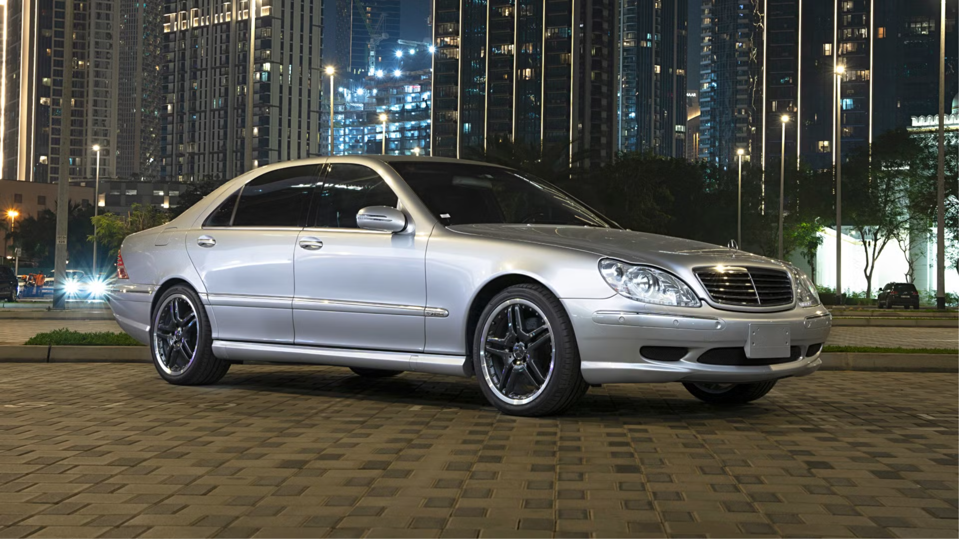 С молотка уйдёт редчайший Mercedes-Benz S-класса W220 от AMG