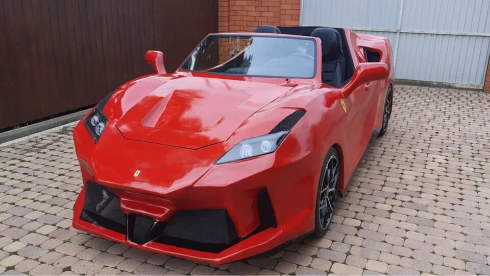 Старый ВАЗ-21099 переделали в смешную копию Ferrari F8 Tributo и теперь продают