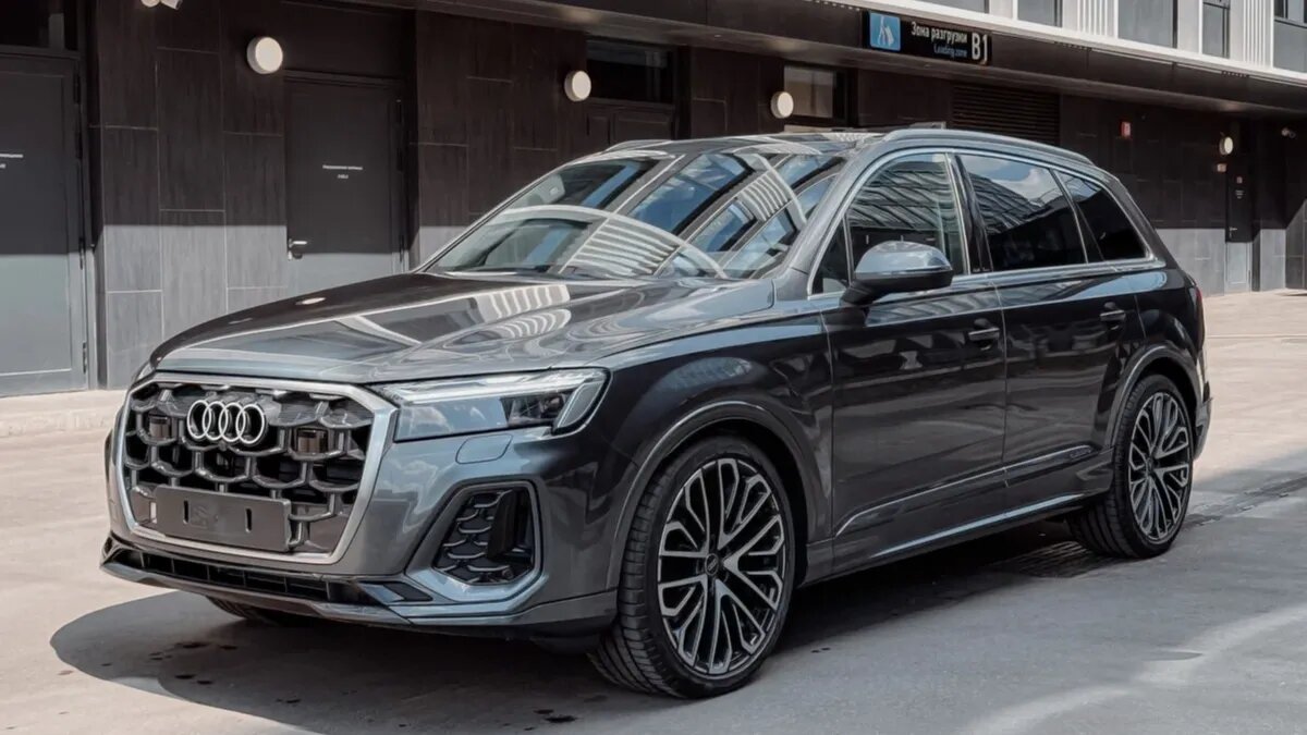 В Россию привезли Audi Q7, обновившийся полгода назад