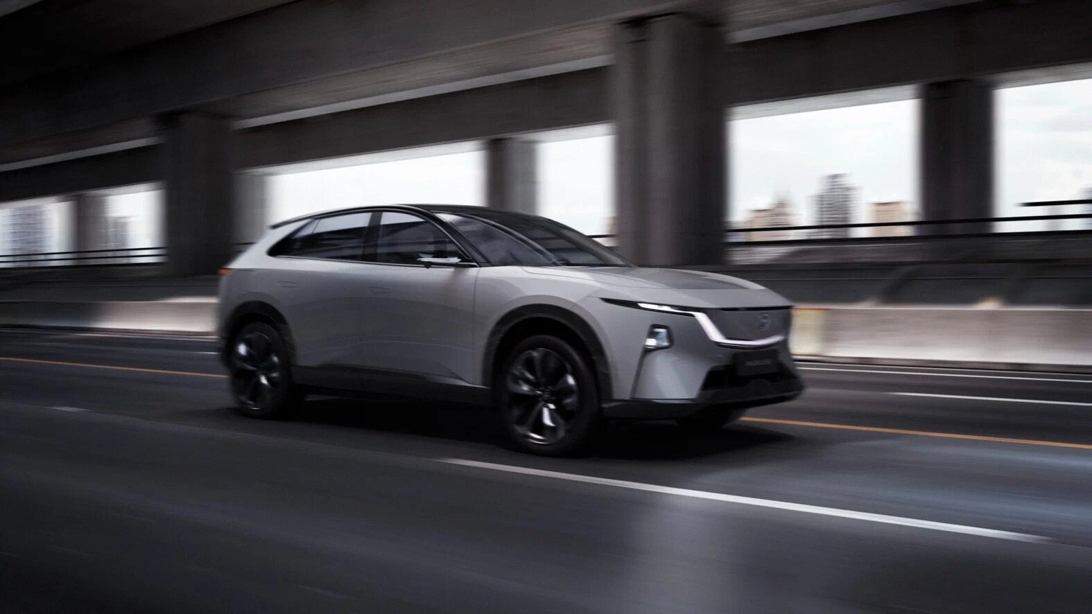 Кроссовер Mazda EZ-60 станет 258-сильным заднеприводным электромобилем