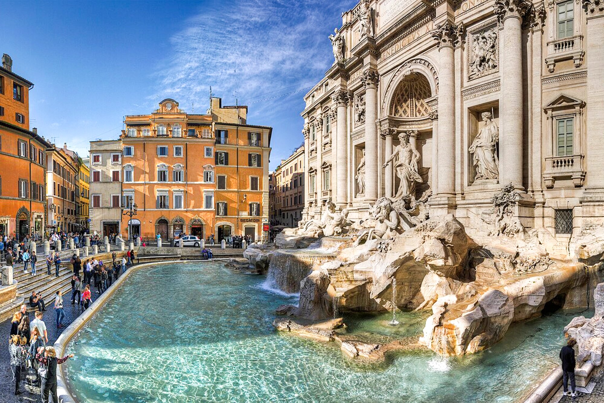 В Риме начали взимать плату за бросание монет в фонтан Треви