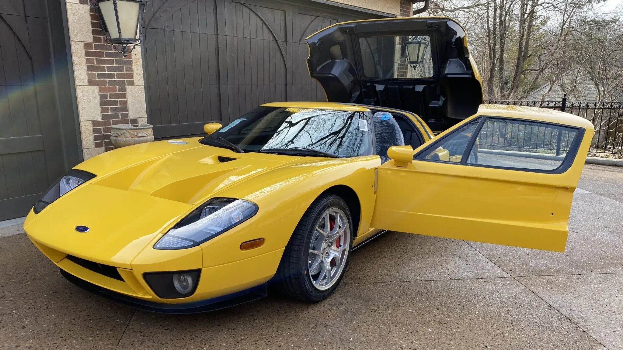 Редчайший Ford GT с минимальным пробегом уйдёт с молотка
