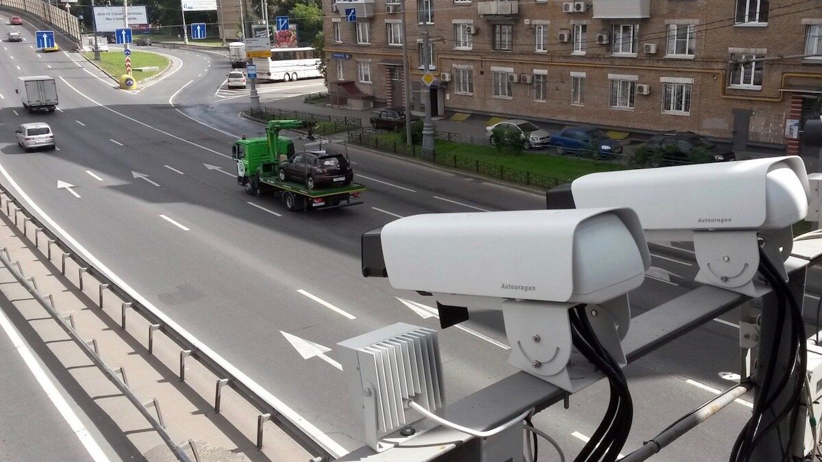 Проверка пропусков в Москве с помощью камер, начало поставок Аурусов и другие новости за ночь