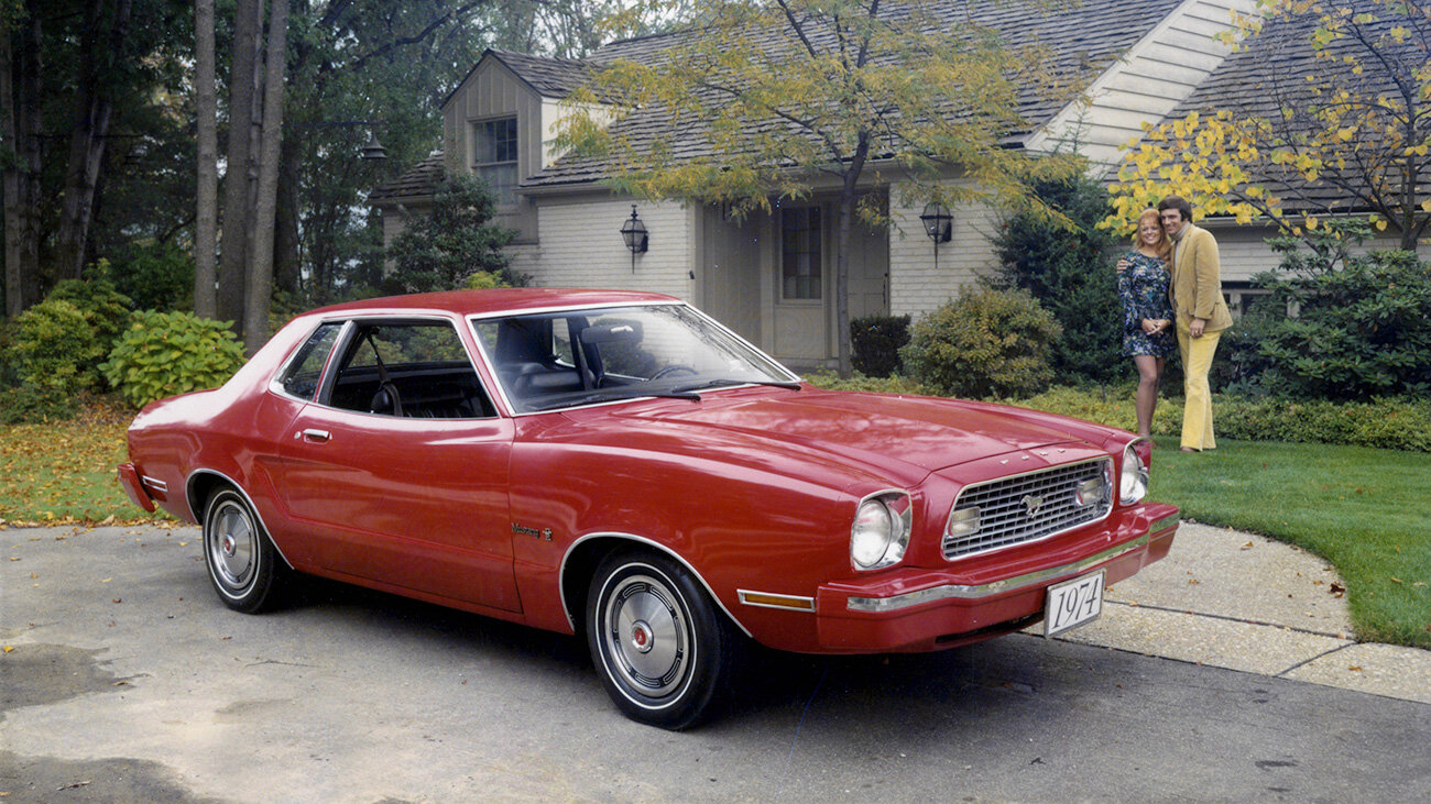 Серийный Ford Mustang II (1974–1978). Дизайнер – Дик Несбитт