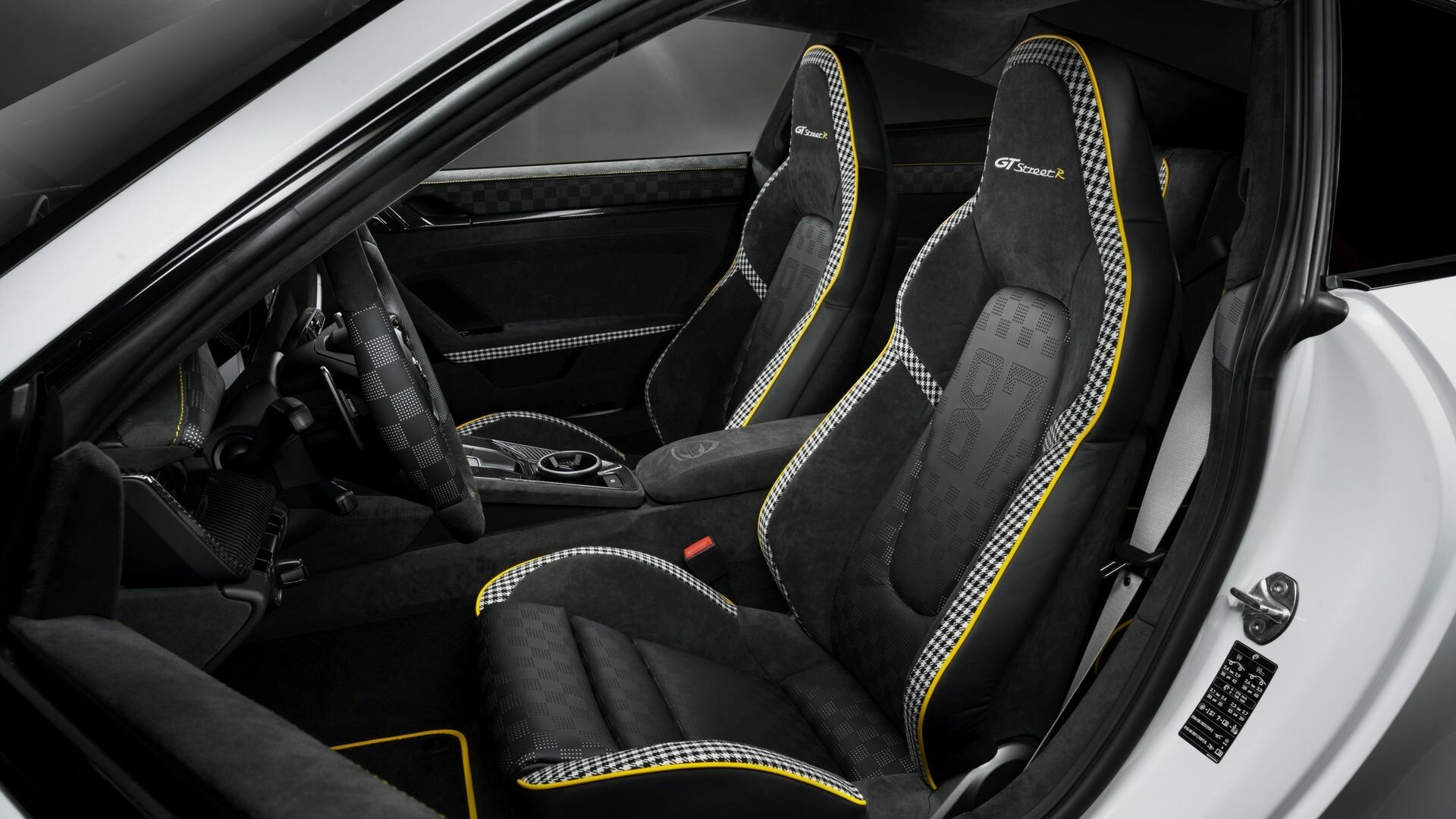 Технические характеристики Porsche 911 Turbo TechArt GTstreet R