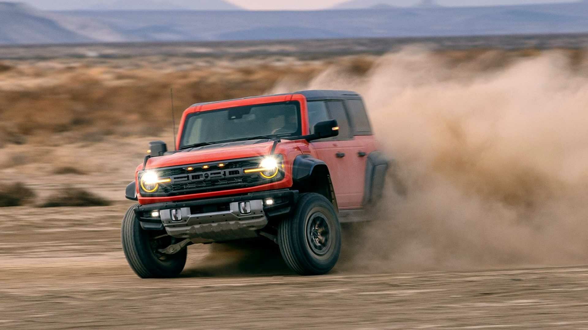 Представлен хардкорный Ford Bronco Raptor: 400 сил и 330-миллиметровый клиренс