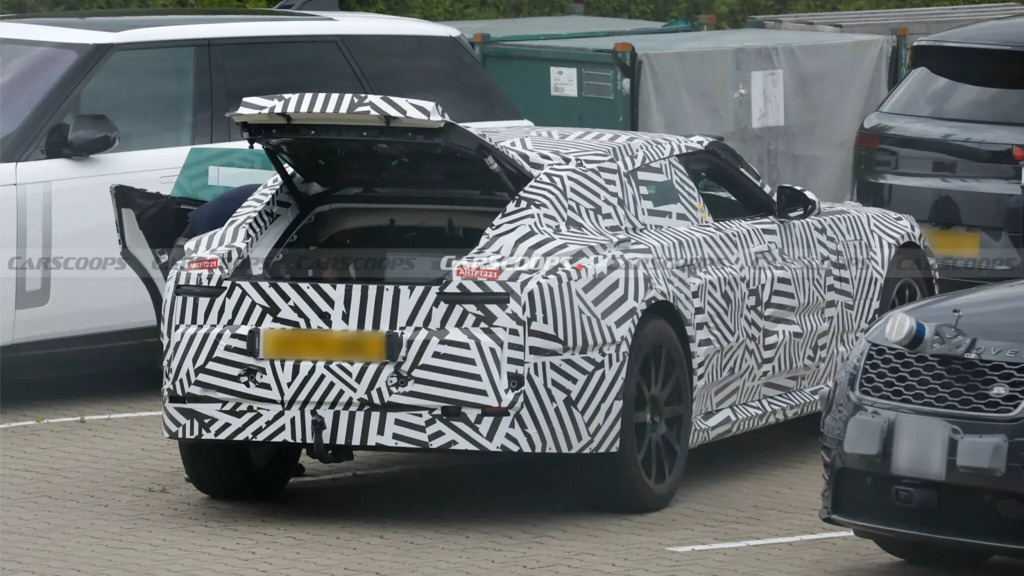 Ультрароскошный Jaguar получит странный багажник
