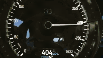 Видео: Bugatti Chiron набирает 414 км/ч на дороге общего пользования