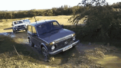 Британцы сравнили «Ниву» с Дастером и Suzuki Jimny в дрэге и на бездорожье. Видео