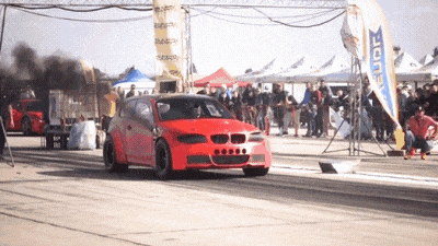 Дикий BMW 1 серии с 1020-сильным дизелем показали на видео