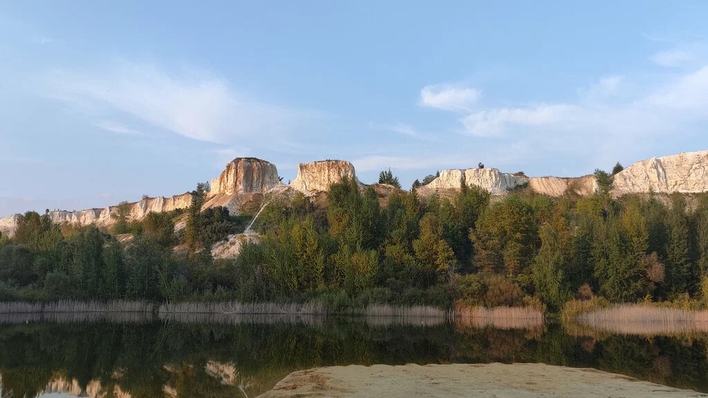 Вестерн-городок, меловые скалы и катания на упряжках: едем в парк «Белый колодец» в Воронеже