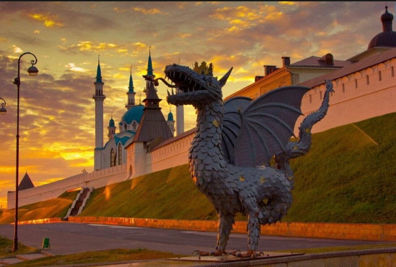 Местный аналог Змея Горыныча, Зилант служит символом Казани.