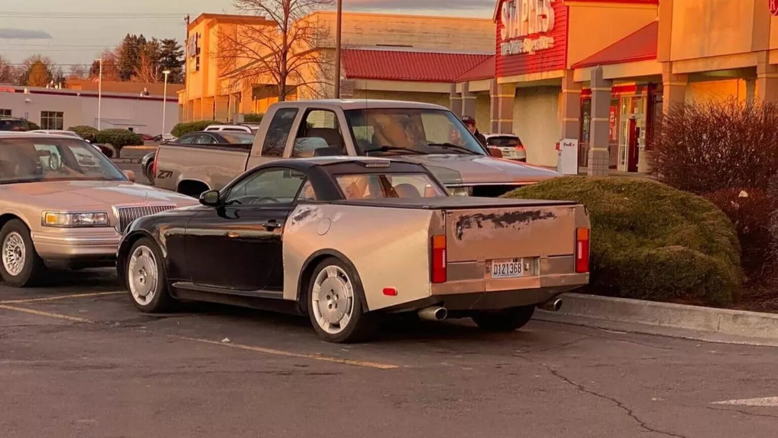 Купе-кабриолет Lexus SC 430 переделали в пикап