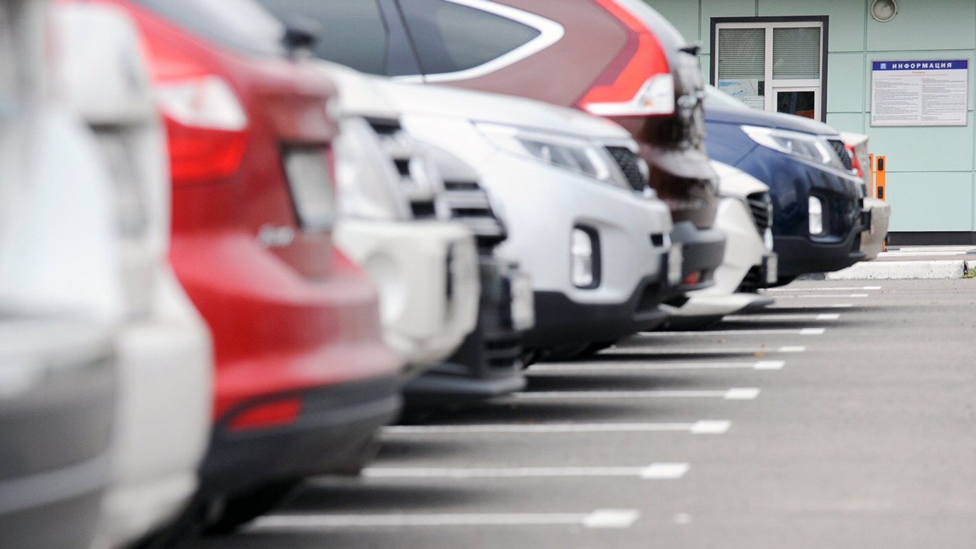 Минтранс рекомендовал региональным властям сократить число парковок