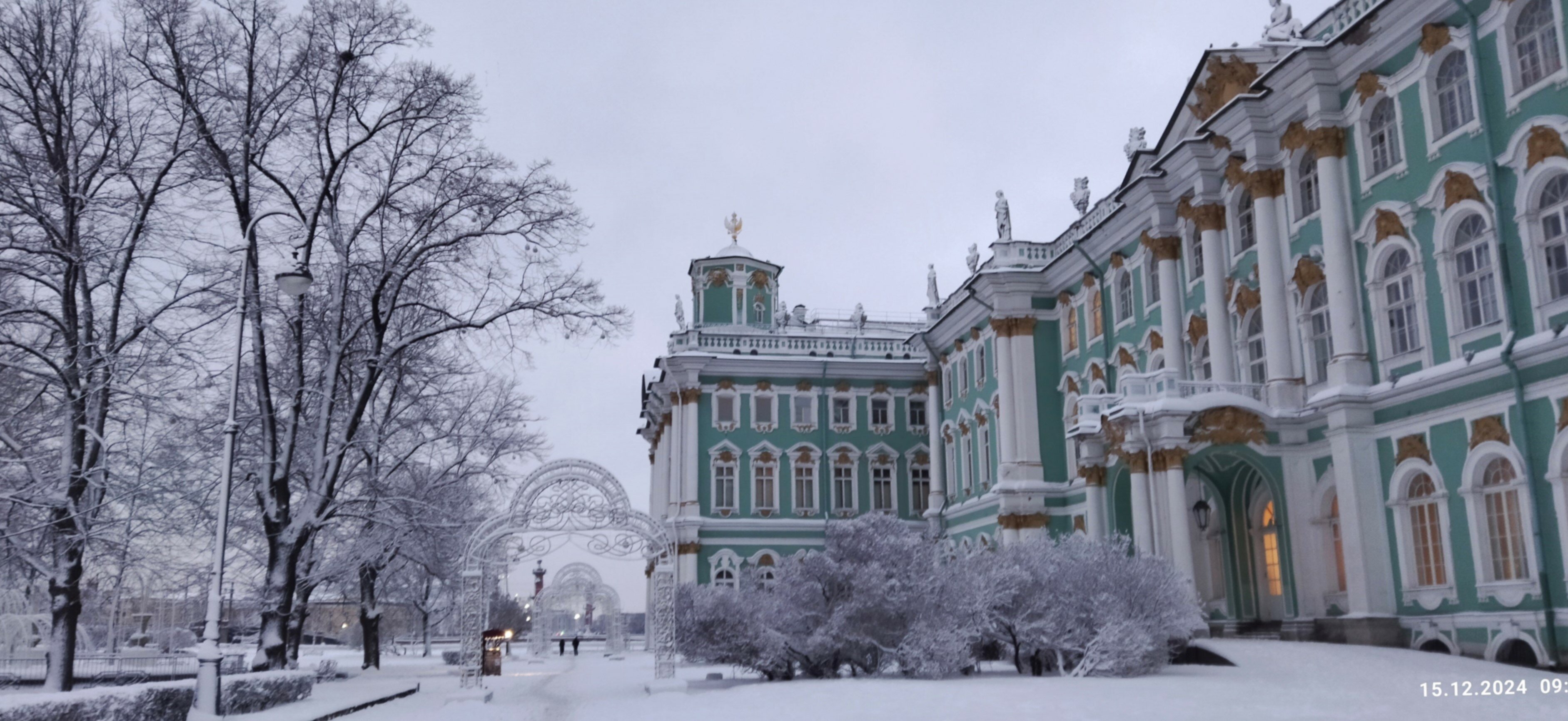 Путешествие в сказку зимы в декабре: Выборг, Санкт-Петербург, горный парк «Рускеала»
