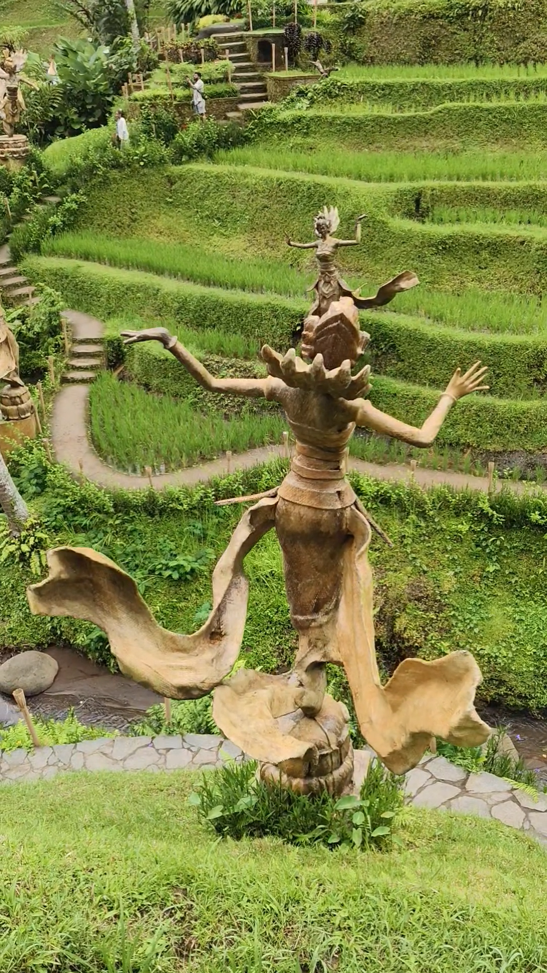 Третье инстаграмное* место Swing Heaven








