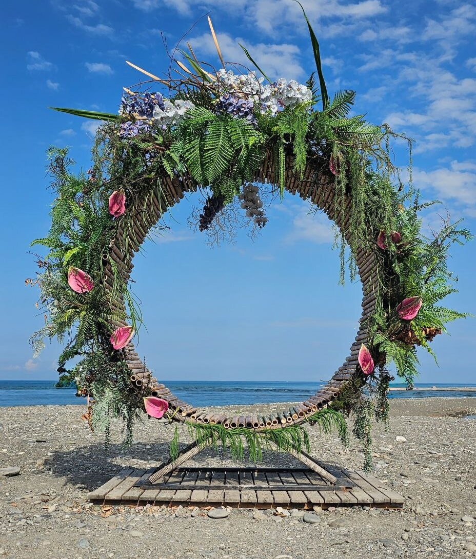 Бесплатная фотозона на территории пляжа Сочифорния



