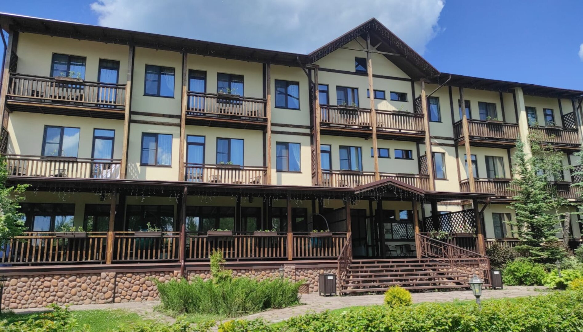 Главный корпус.