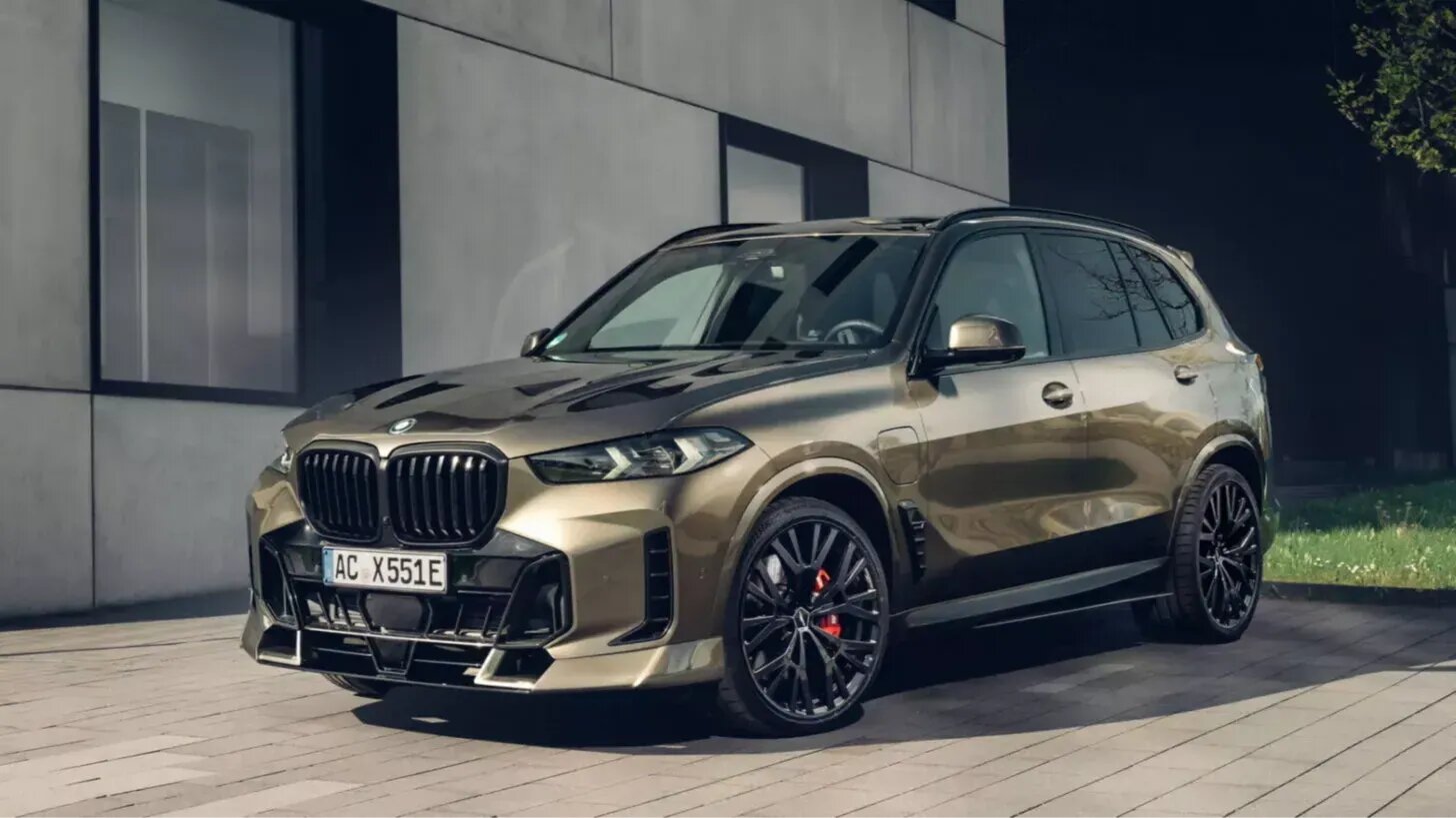 Тюнеры сделали очень агрессивный BMW X5 с заниженным на 30 миллиметров клиренсом 