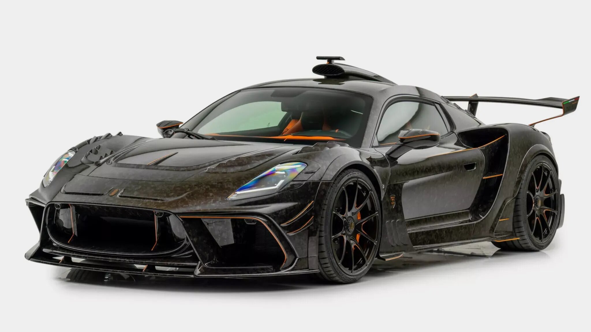 В Mansory превратили Maserati MC20 в карбоновый «Бэтмобиль»