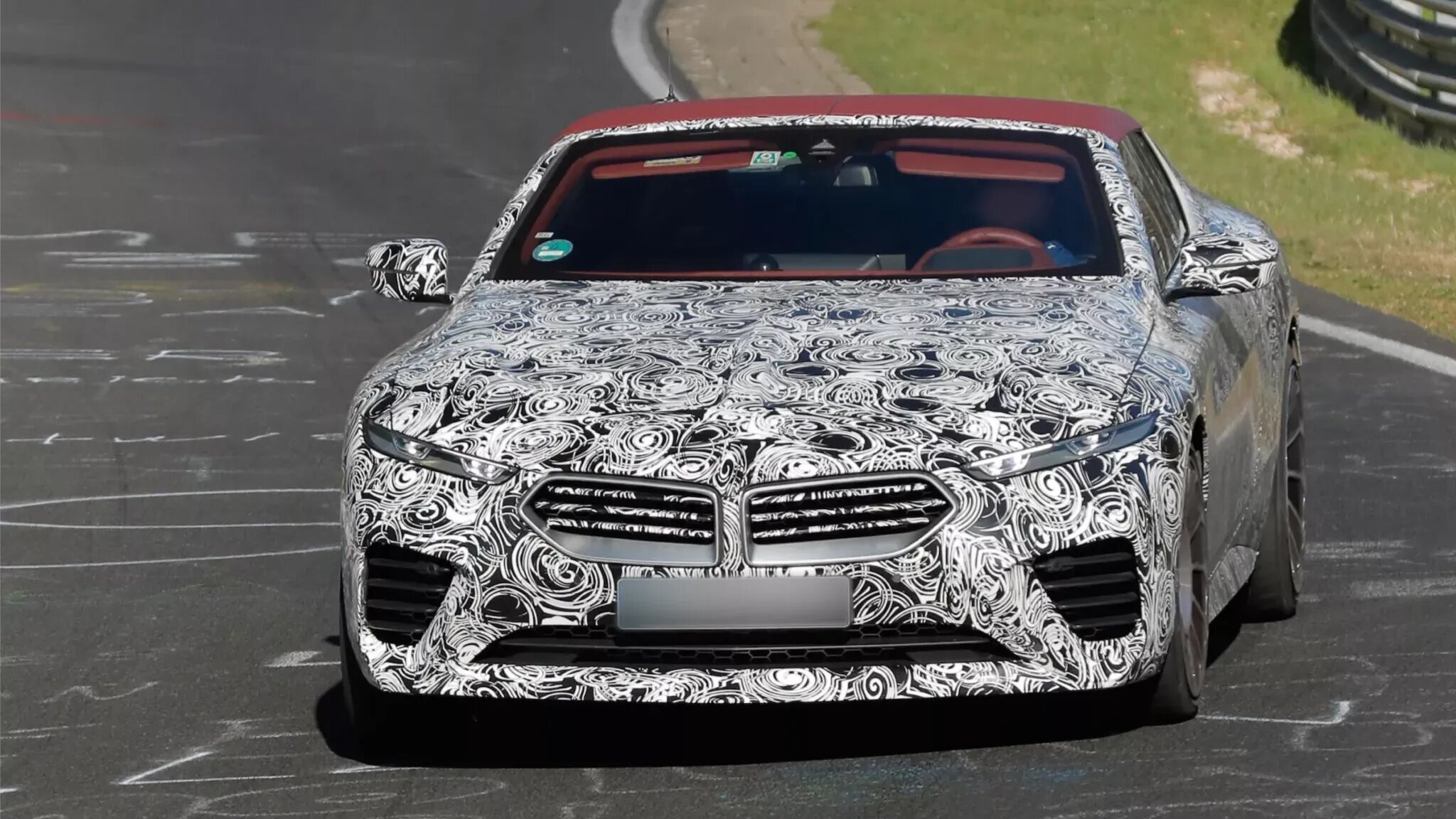 Сверхдорогая серийная версия концепта BMW Skytop вышла на тесты