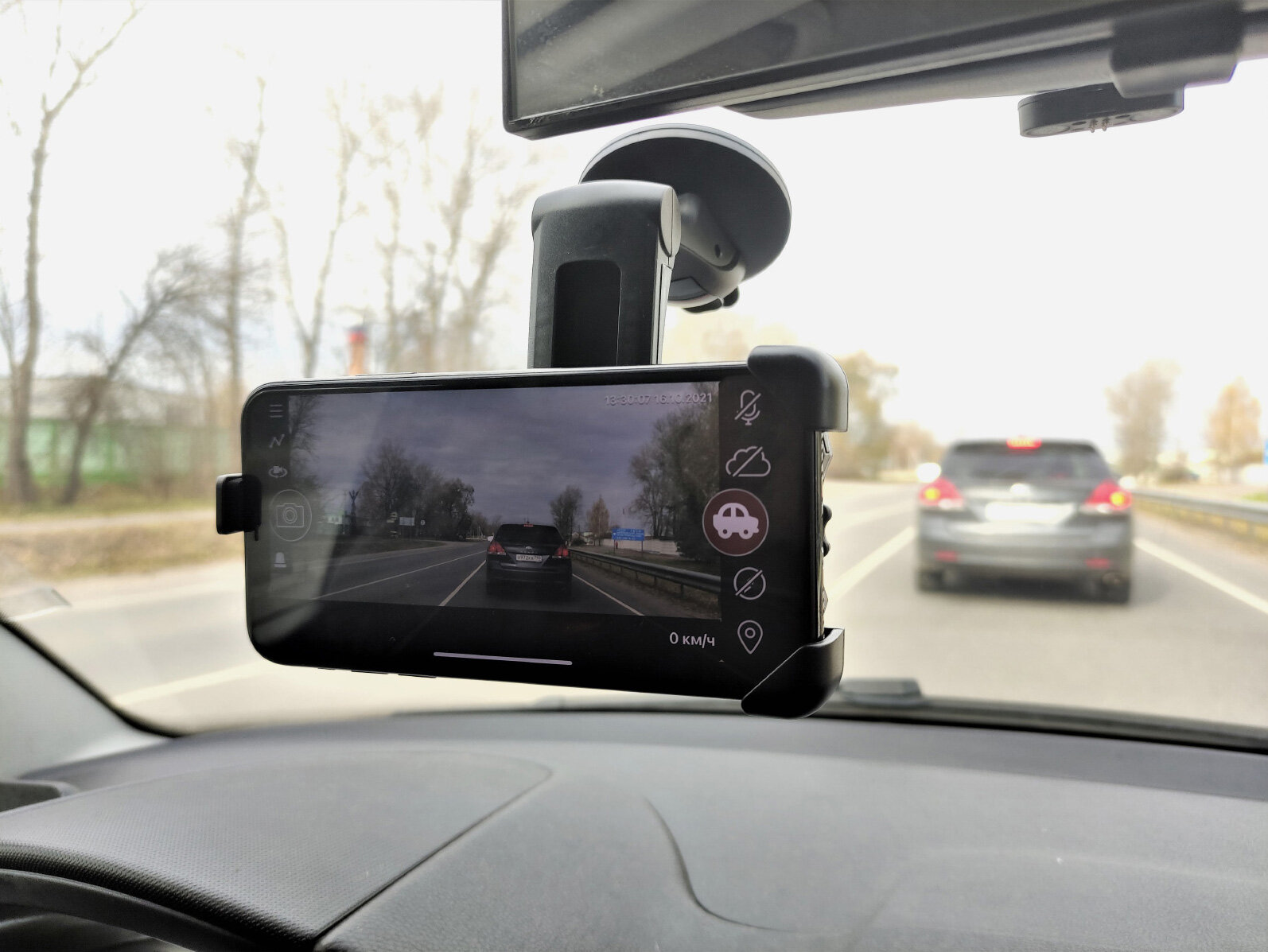 Автомобильный видеорегистратор для Android: лучшие приложения для съемки на дороге