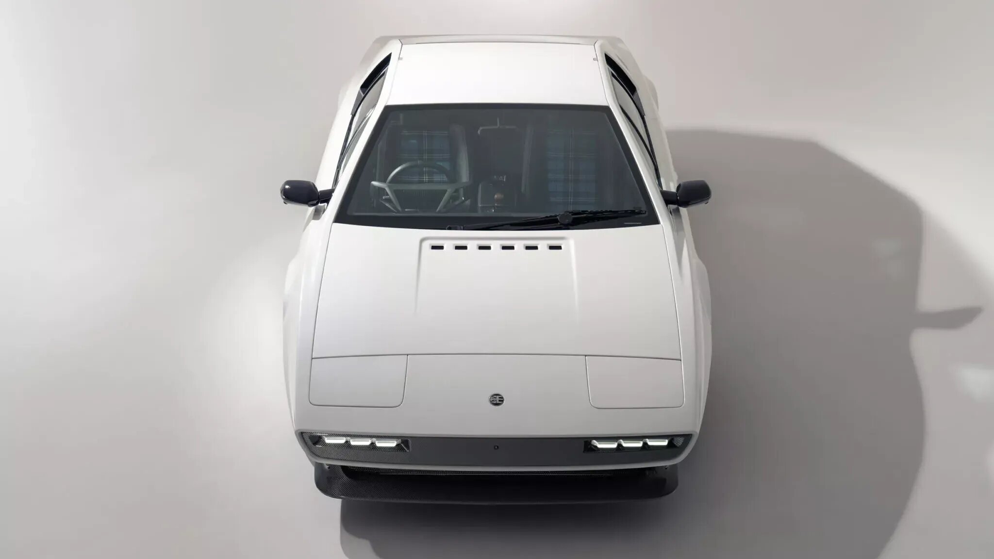 Классический Lotus Esprit возродился как карбоновый рестомод с V8