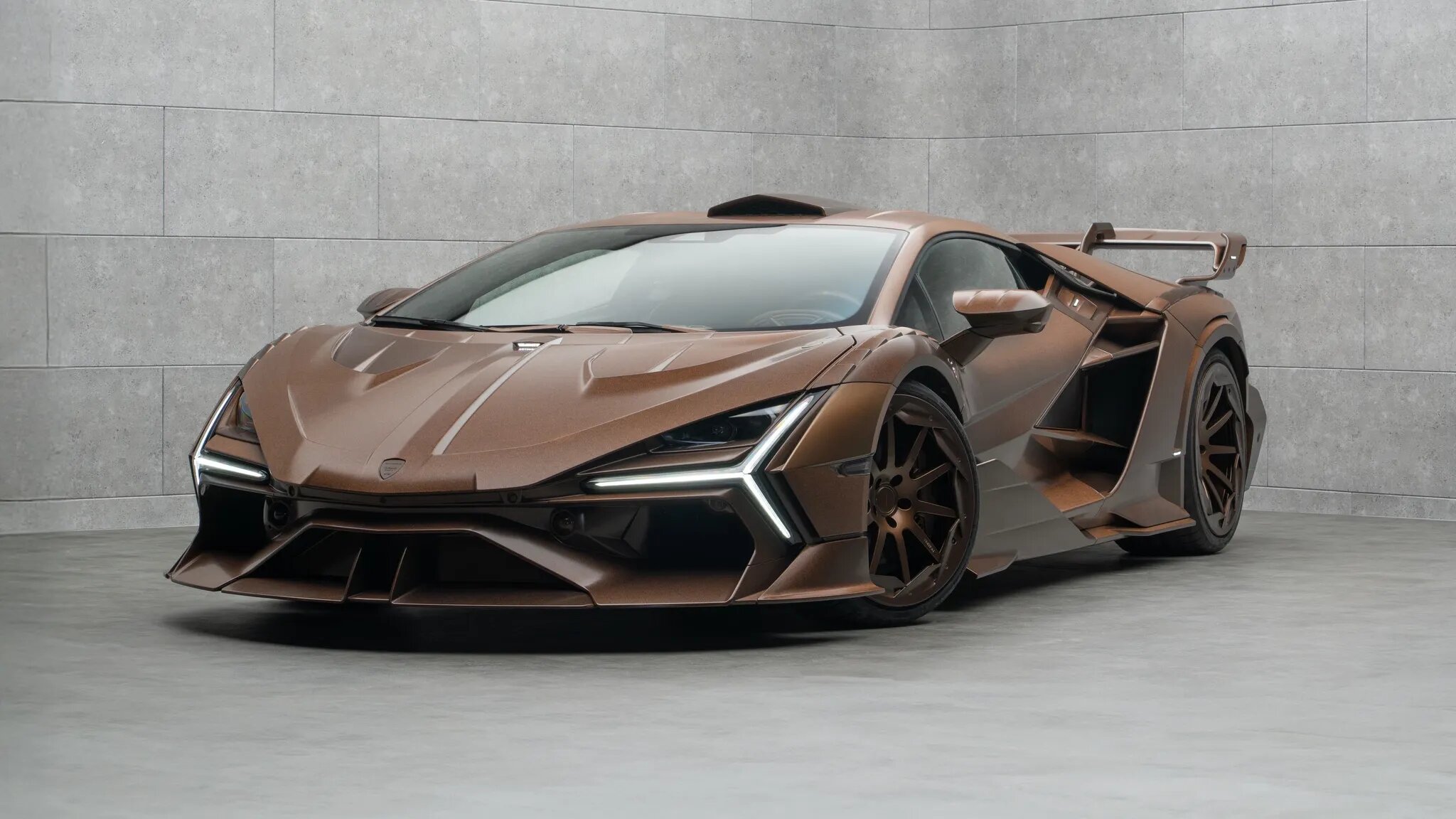 Флагманский Lamborghini получил в Mansory дикий обвес и 55 дополнительных сил