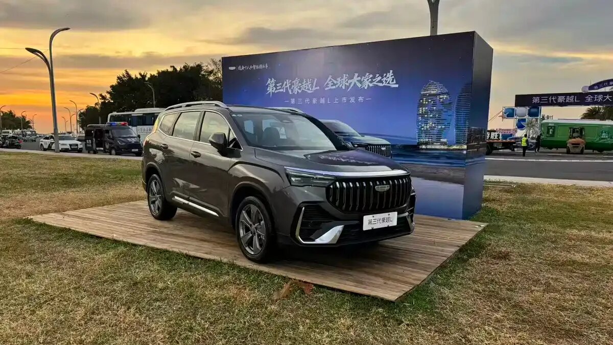 Geely Okavango получил компактный мотор и подешевел в Китае