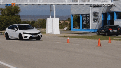 Гибридный Honda Civic прошёл «лосиный тест» не хуже BMW M4
