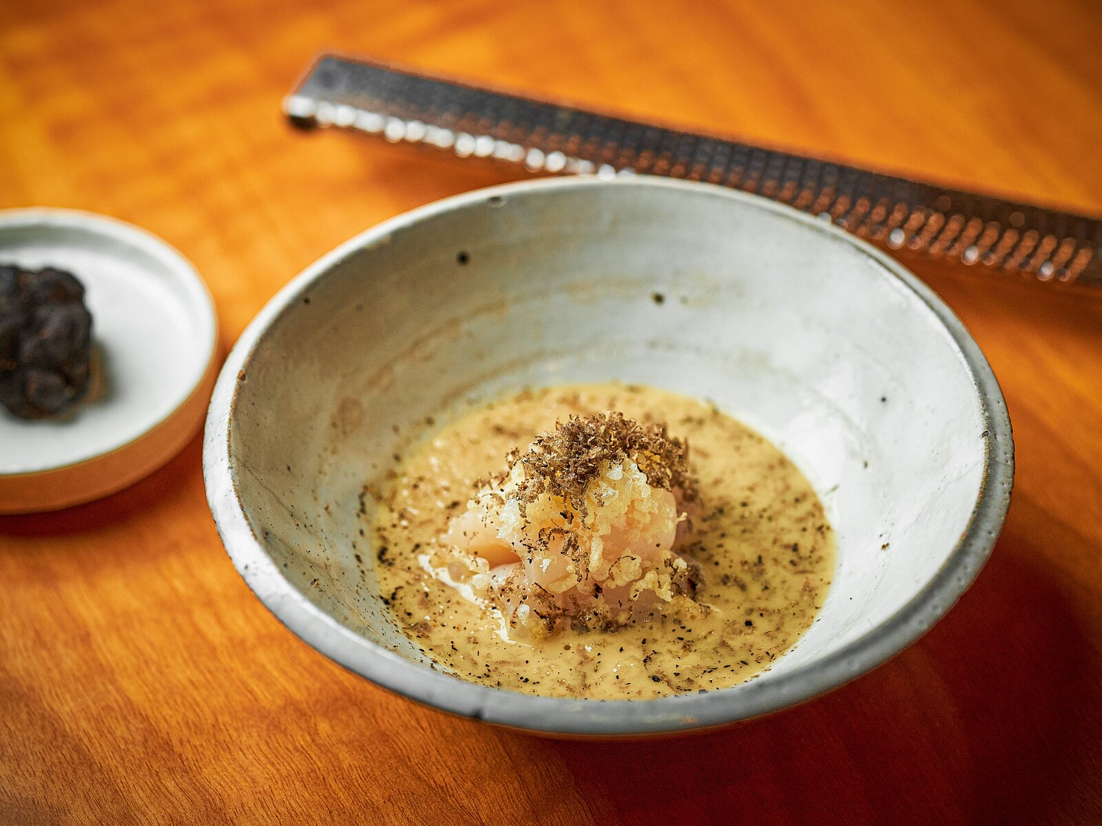 Гребешок с соусом юдзу-трюфель