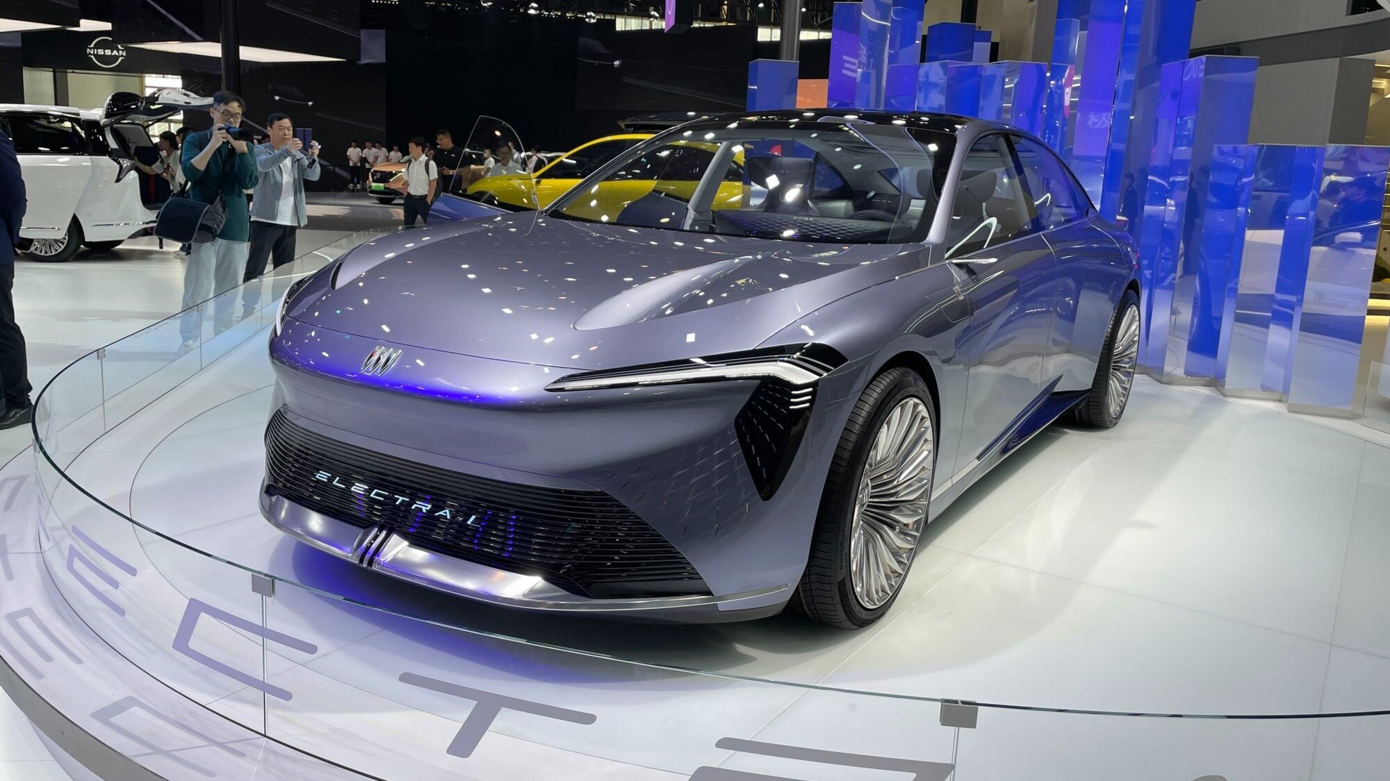 Buick готовит для Китая седан и универсал на батарейках: представлены концепты