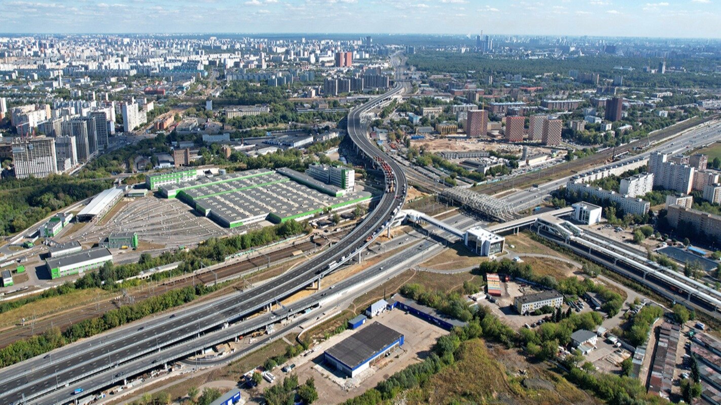 Средняя скорость автомобилей в Москве выросла до 55 км/ч